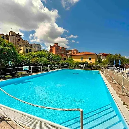 Hotell Girasole 3*