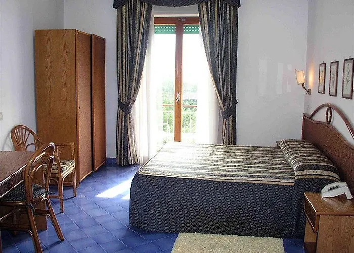 Ξενοδοχείο Girasole 3*