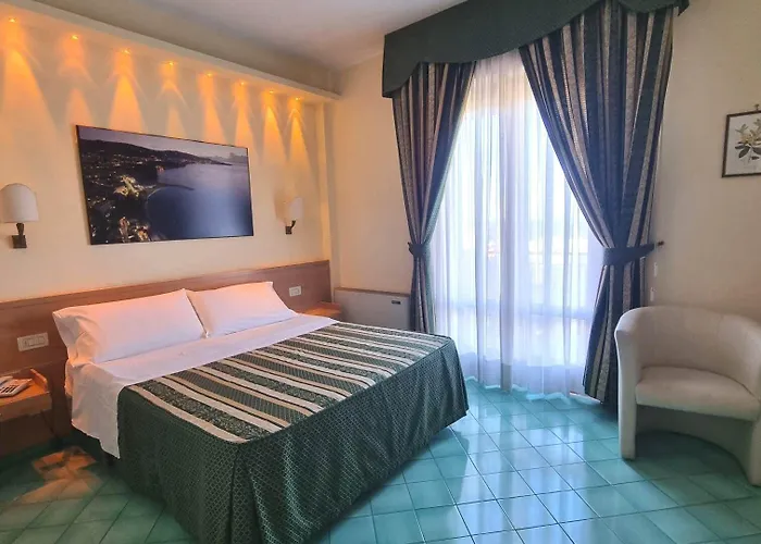 Ξενοδοχείο Girasole 3*