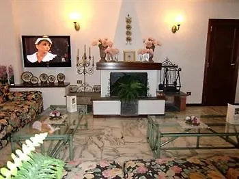 Ξενοδοχείο Girasole 3*