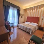Girasole Hotell 3*