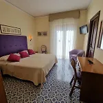 Girasole Hotell 3*